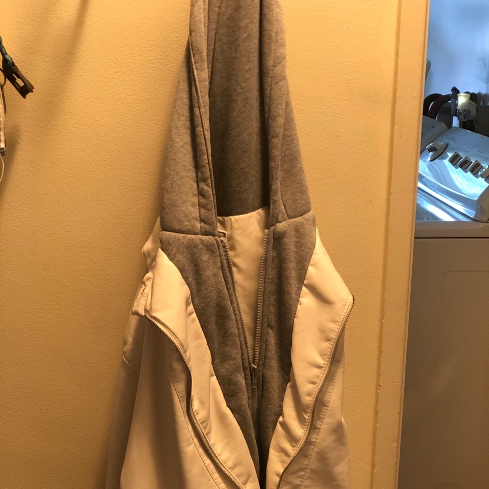 Men’s Rue 21 Zip up jacket